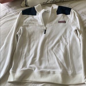 Vineyard vines pull over